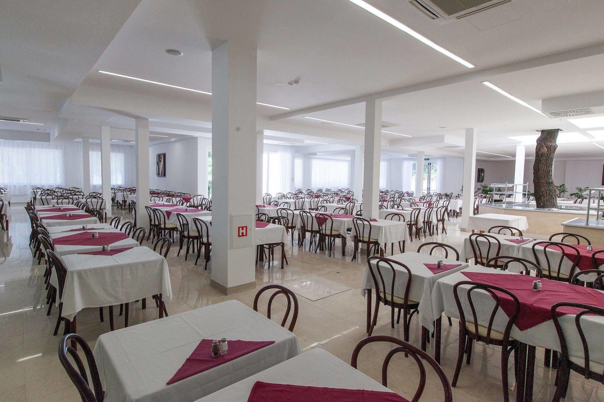 Hotel Slaven سيلتسي المظهر الخارجي الصورة