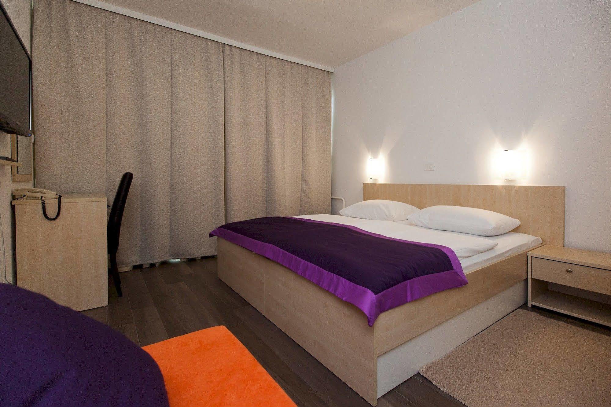 Hotel Slaven سيلتسي المظهر الخارجي الصورة