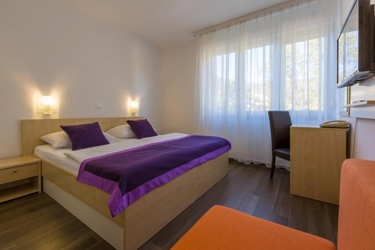 Hotel Slaven سيلتسي المظهر الخارجي الصورة